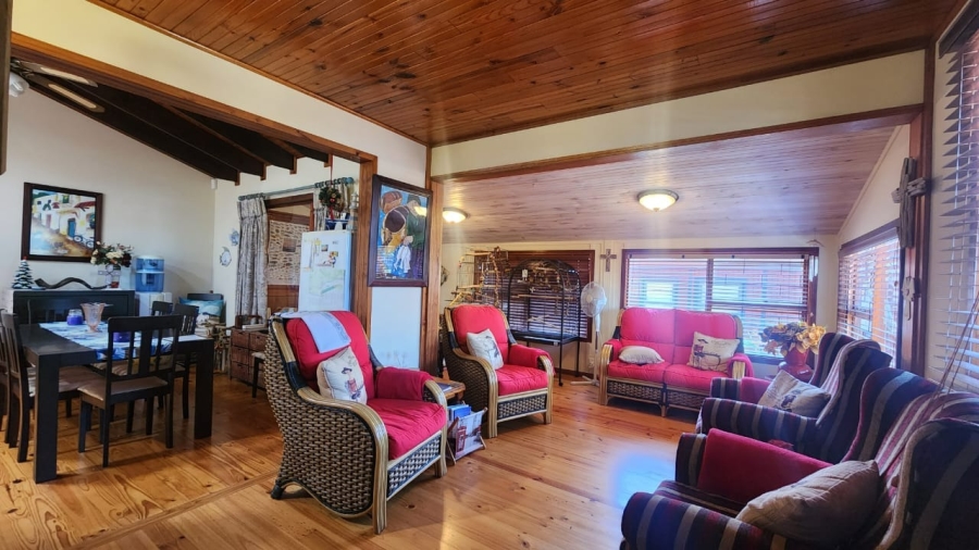 4 Bedroom Property for Sale in Keurboomstrand Western Cape